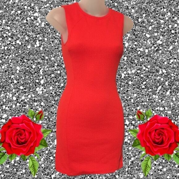 Red mini  size 2 form fitting sleeveless dress - Picture 2 of 5